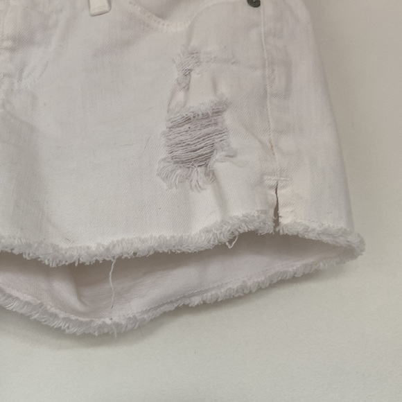 AG Adriano Goldschmied The carrie WHITE distressed jean shorts - Picture 4 of 10